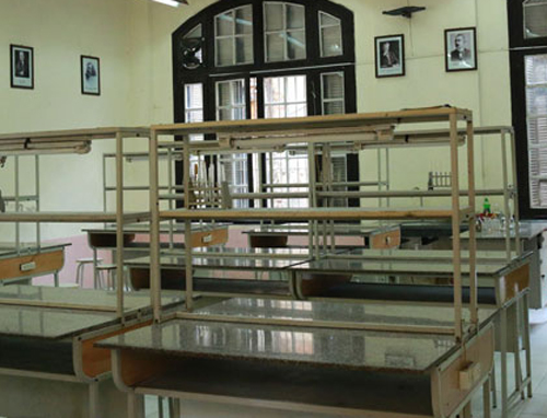 Vụ nữ sinh bị bỏng tại phòng thí nghiệm: Hiệu trưởng xin lỗi 